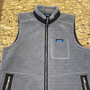 Men’s gray Kavu Vest